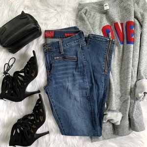 Lucky Brand medium wash Charlie super skinny jeans